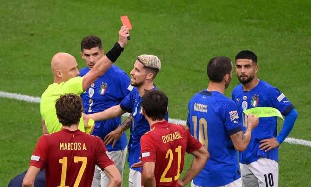 1633885851425011184.jpg arbitro.karasev.espelle.bonucci.italia.2021.22.750x450.jpg